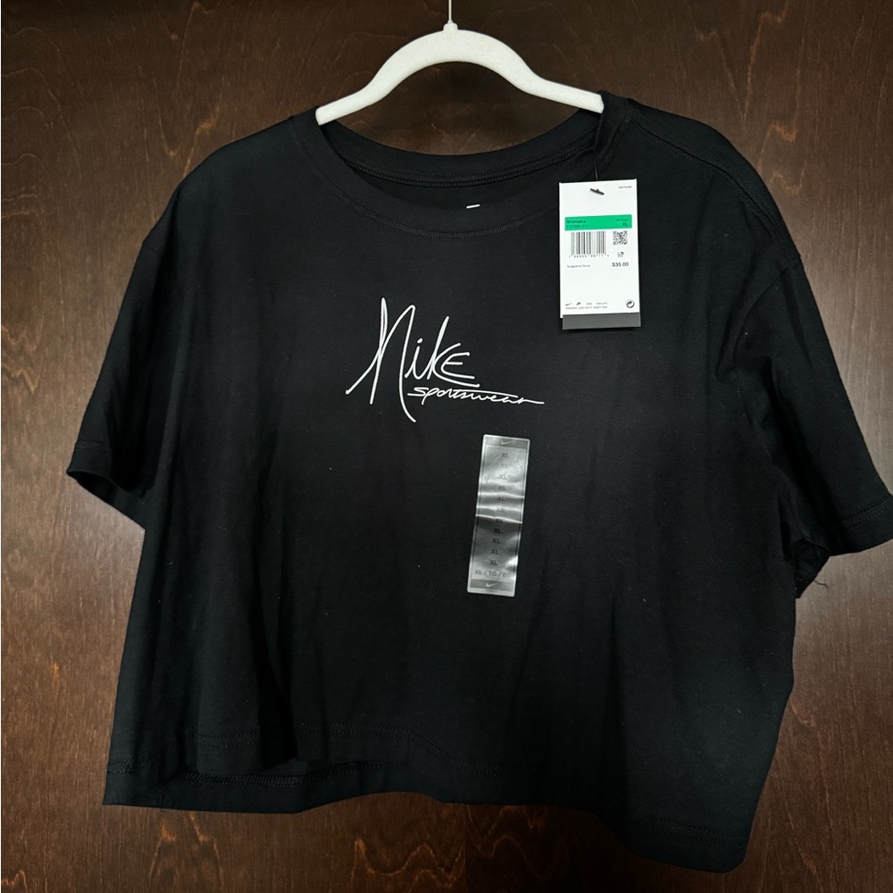 Nike Cropped Black Tee